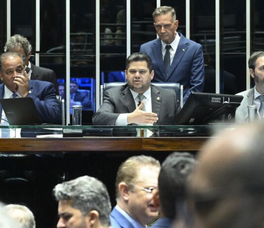 Senado aprova redução da pena de condenados pelo 8/1 e trama golpista