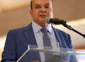 Oposição no DF pede impeachment de Ibaneis após citação por Vorcaro