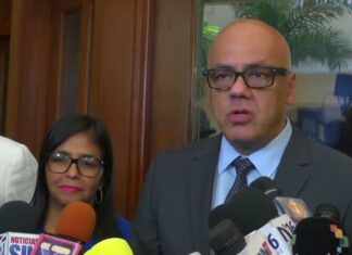 Venezuela diz que já libertou 400 presos; oposição e ONGs contestam Venezuela diz que já libertou 400 presos; oposição e ONGs contestam