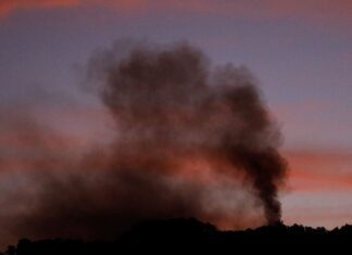 Nº 2 do chavismo pede calma ao povo venezuelano após ataques dos EUA Trump ataca Venezuela e diz que Maduro foi capturado