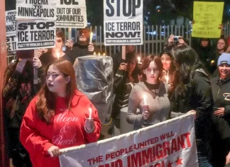 Minneapolis protesta após morte de cidadã dos EUA pela polícia do ICE Minneapolis protesta após morte de cidadã dos EUA pela polícia do ICE