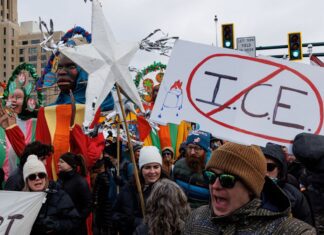 Conheça o ICE: polícia migratória de Trump alvo de protestos nos EUA Conheça o ICE: polícia migratória de Trump alvo de protestos nos EUA