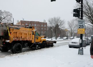 EUA: tempestade deixa 670 mil sem energia e cancela milhares de voos EUA: tempestade deixa 670 mil sem energia e cancela milhares de voos