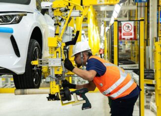 Fábrica Da BYD Reinicia Atividades