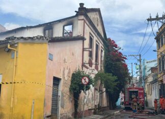 VÍDEO: Incêndio Atinge Casarão No Centro Histórico E Deixa Uma Pessoa Ferida