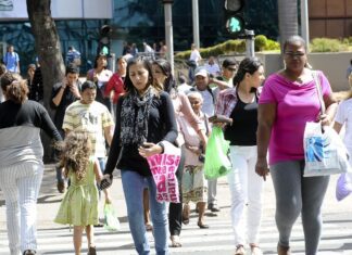 Desemprego cai para 5,1% em dezembro, o menor já registrado