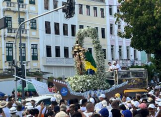 Imagem Do Senhor Do Bonfim Sai Da Basílica Da Conceição Da Praia