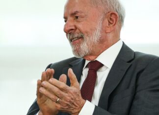 Lula vai ao Panamá participar do Fórum Econômico da AL e Caribe Lula vai ao Panamá participar do Fórum Econômico da AL e Caribe