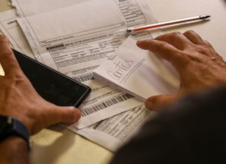 Salário mínimo de R$ 1.621 começa a ser pago nesta segunda