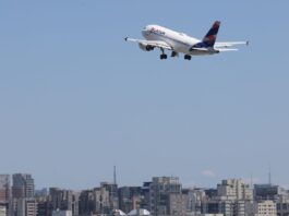 Petrobras reduz preço do querosene de aviação em 14,2% Greve na Argentina provoca alteração nos voos da Latam