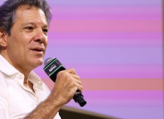 Classe dominante brasileira entende o Estado como dela, diz Haddad