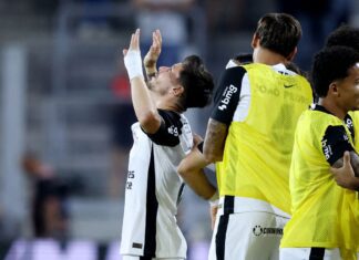 Corinthians é eficiente e derrota Athletico na Arena da Baixada Corinthians é eficiente e derrota Athletico na Arena da Baixada