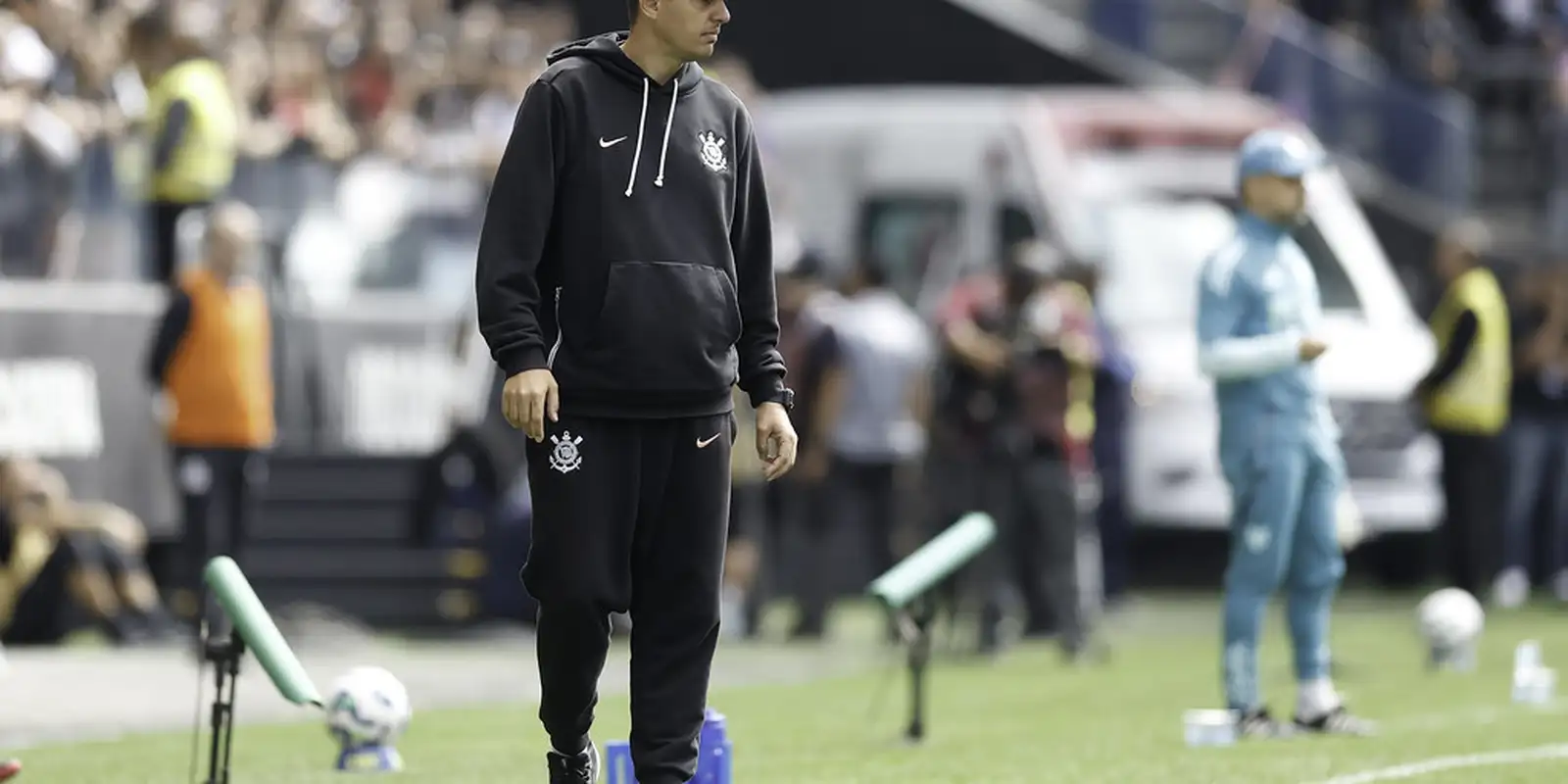 Técnico Lucas Piccinato é demitido da equipe feminina do Corinthians Técnico Lucas Piccinato é demitido da equipe feminina do Corinthians