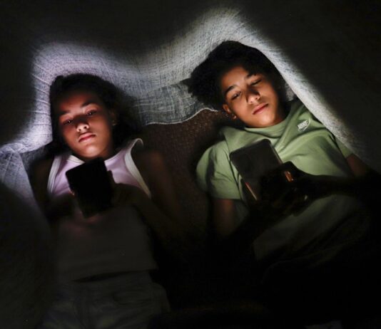 Estudo mostra impacto de vídeos curtos no desenvolvimento infantil Estudo mostra impacto de vídeos curtos no desenvolvimento infantil