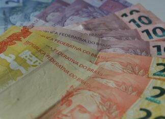 Renda domiciliar per capita chega a R$ 2.316 em 2025, diz IBGE