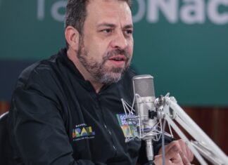 Acabar com a escala 6×1 é prioridade do governo, afirma Boulos