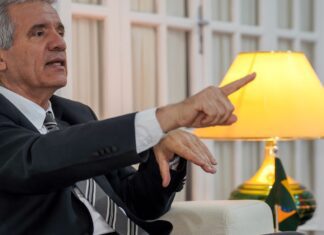 Embaixador de Cuba chama de genocídio medidas de Trump sobre petróleo Embaixador de Cuba chama de genocídio medidas de Trump sobre petróleo