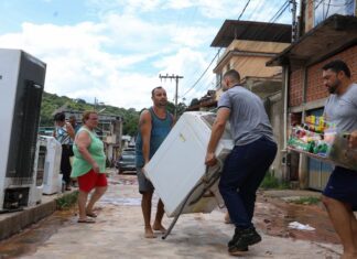 Saúde envia equipes do SUS para áreas atingidas pela chuva em Minas