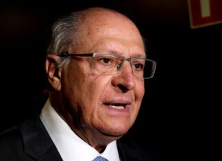 Governo prioriza abastecimento e segurar preço do diesel, diz Alckmin