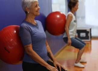 Execícios físicos contribuem para envelhecimento saudável