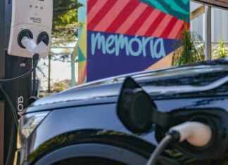 Emplacamentos de veículos avançaram em fevereiro, aponta Fenabrave