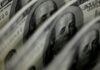 Dólar cai a R$ 4,91 e fecha no menor valor em 27 meses