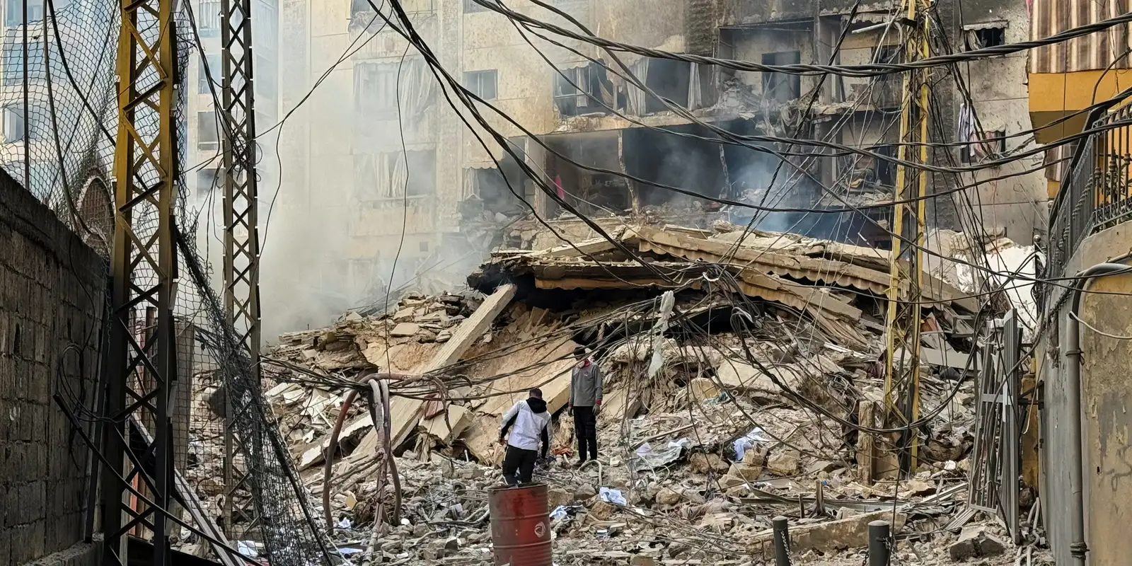 Guerra deixa salas de aula com crianças feridas ou mortas diariamente Guerra deixa salas de aula com crianças feridas ou mortas diariamente