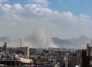 Guerra no Oriente Médio tem mais bombardeios e mortes neste domingo Guerra no Oriente Médio tem mais bombardeios e mortes neste domingo