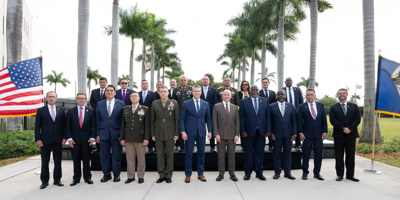 EUA diz que pode “agir sozinho” em países latinos-americanos EUA diz que pode "agir sozinho" em países latinos-americanos