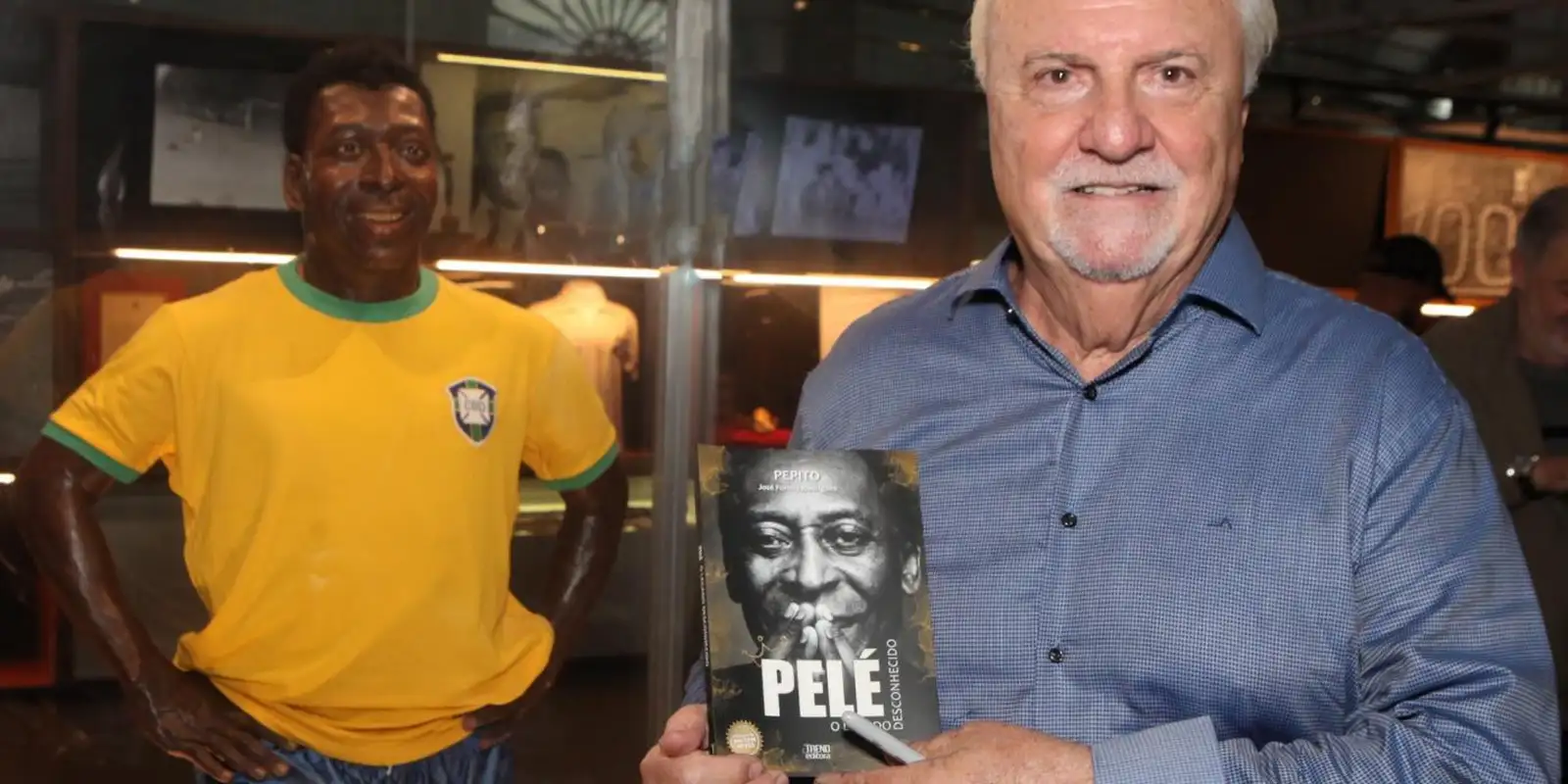 Em livro, melhor amigo afirma que “melhor Pelé” esteve fora de campo Em livro, melhor amigo afirma que “melhor Pelé” esteve fora de campo