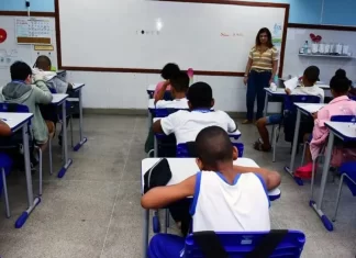 Câmara Protocola PL Sobre Reajuste Salarial Dos Professores E Bolsa Para Alunos Do EJA