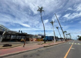 Camarotes Ignoram Prazo De Desmontagem E Orla Vira “canteiro De Obras”
