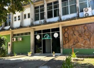 Mulher Morre Afogada Após Escorregar Em Pedras Na Praia Do Rio Vermelho