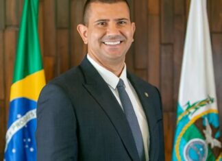 Douglas Ruas é eleito presidente da Alerj e será governador do Rio