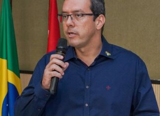 Após ser afastado pelo STF, prefeito de Macapá renuncia ao cargo