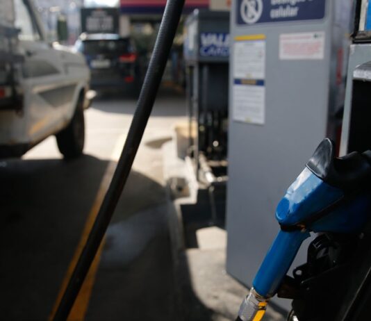 Subsídios à gasolina e ao diesel são ampliados após alta do petróleo