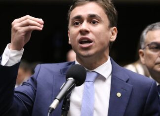 Nikolas Ferreira viajou em jato de Vorcaro na campanha de 2022