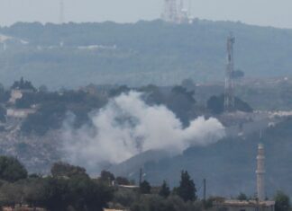 Hezbollah volta a atacar Israel após violação do cessar-fogo no Líbano Hezbollah volta a atacar Israel após violação do cessar-fogo no Líbano
