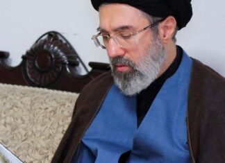 Khamenei reforça que Estreito de Ormuz terá novas regras para passagem Khamenei reforça que Estreito de Ormuz terá novas regras para passagem