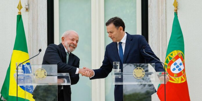Lula defende que empresas brasileiras atuem em Portugal
