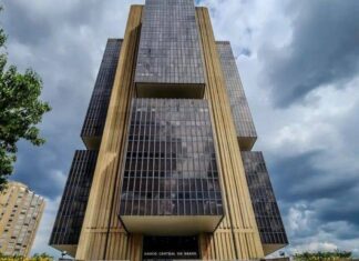 Banco Central Reduz Juros Para 14,5% E Mantém Cautela Diante De Cenário Externo