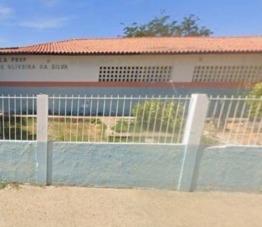 Professor é Afastado Após Episódio De Nudez Em Sala De Aula No Interior Da Bahia