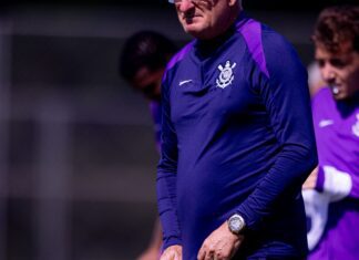 Corinthians demite Dorival Júnior após derrota para o Internacional Corinthians demite Dorival Júnior após derrota para o Internacional