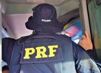 PRF Apreende Smartphones E Medicamentos Para Emagrecimento Na BR-116 Em Jequié