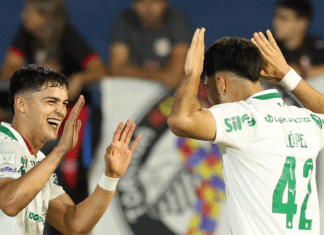 Palmeiras derrota Bragantino para manter liderança no Brasileiro Palmeiras derrota Bragantino para manter liderança no Brasileiro