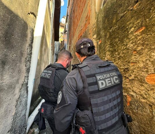 Ponto De Tráfico Na Barra é Descoberto E Termina Com Dois Presos