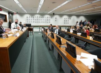 Conselho de Ética adia análise contra deputados por quebra de decoro| Agência Brasil