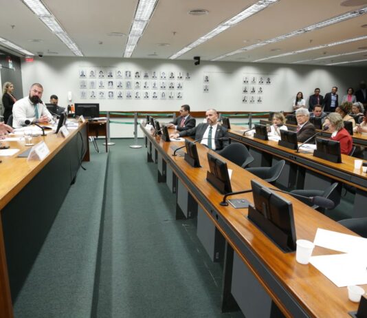 Conselho de Ética adia análise contra deputados por quebra de decoro| Agência Brasil