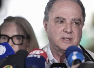 Médico diz que Lula retirou lesão e deve repousar nos próximos dias