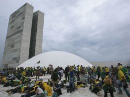 Moraes concede prisão domiciliar a idosos condenados pelo 8 de Janeiro